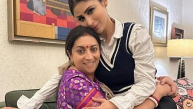 Mouni Roy says ‘I look up to you’ as she wishes ‘Kyuki Saas Bhi…’ co-star Smriti Irani Mouni Roy says ‘I look up to you’ as she wishes ‘Kyuki Saas Bhi…’ co-star Smriti Irani