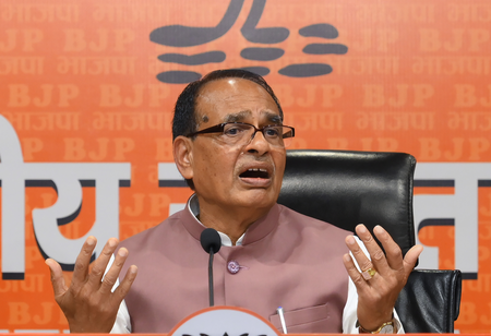 Agriculture Minister convenes meet to curb black marketing, ensure fertiliser supply