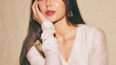 Sonam Bajwa pairs her love for moon with Satinder Sartaaj, Jasmine Sandlas’ soulful song