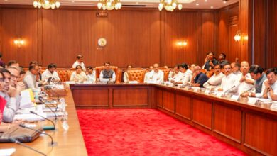 Maha: Bonhomie between Fadnavis, Shinde and Uddhav at farewell event​