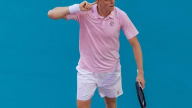 Sinner overcome home hope Michelsen to enter Miami QF
