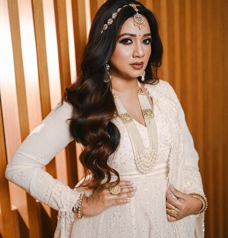 Shreya Ghoshal becomes India’s 1st female artiste in 3 decades to launch live album