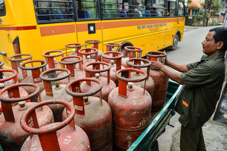 LPG, petrol supply normal, consumers must avoid panic buying: Govt LPG, petrol supply normal, consumers must avoid panic buying: Govt