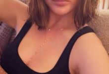 Chrissy Teigen chops her hair into a blunt bob