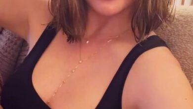 Chrissy Teigen chops her hair into a blunt bob