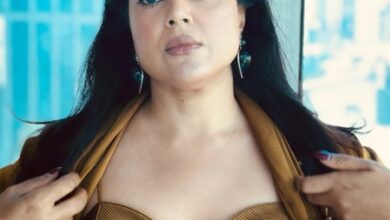 Sameera Reddy struggles to walk amid Mumbai traffic, says ‘forgot how hectic it is’