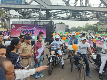 DEO Howrah steps up voter awareness drive in West Bengal via SVEEP cyclothon DEO Howrah steps up voter awareness drive in West Bengal via SVEEP cyclothon