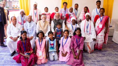 Vice President visits Birsa Munda’s village in Jharkhand; pays tribute, meets descendants