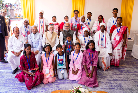 Vice President visits Birsa Munda’s village in Jharkhand; pays tribute, meets descendants
