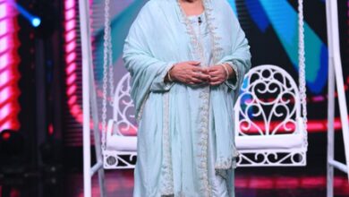 Farida Jalal breaks down in tears remembering late Lata Mangeshkar: Was madly in love with her