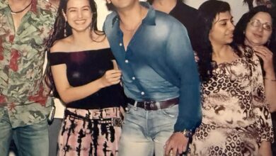 Ameesha Patel drops a throwback pic from her birthday celebration with Salman Khan