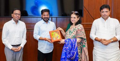 Maneka Gandhi meets Telangana CM, discusses street dog management