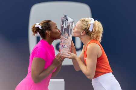 Siniakova-Townsend complete Sunshine Double with Miami title Siniakova-Townsend complete Sunshine Double with Miami title