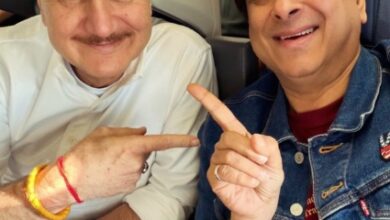 Palash Sen meets Anupam Kher mid-air: You are a national treasure