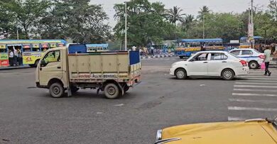 Rain, thunderstorms to continue in Kolkata, south Bengal; Orange Alert in 7 districts