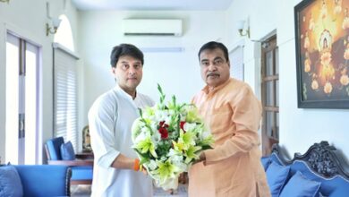 Jyotiraditya Scindia meets Nitin Gadkari on road projects in MP​