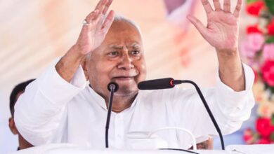 Nitish Kumar expresses displeasure after crowd begins leaving venue in Begusarai