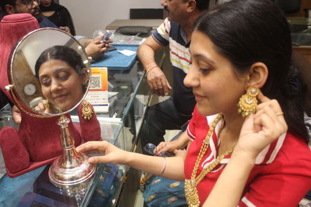 Gold, silver trade on firm note ahead of US Fed decision