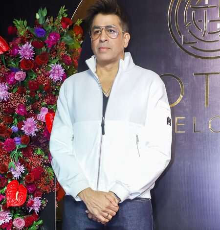 Rajat Bedi reacts to Viveck Vaswani’s criticism of Aryan Khan’s ‘Ba***ds of Bollywood’ director-kicking-woman scene Rajat Bedi reacts to Viveck Vaswani’s criticism of Aryan Khan’s ‘Ba***ds of Bollywood’ director-kicking-woman scene