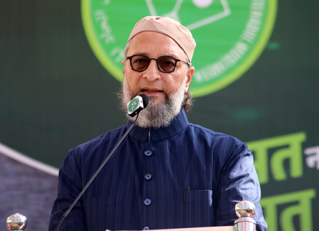 Owaisi criticises Haj airfare hike, seeks withdrawal of circular and refund for pilgrims