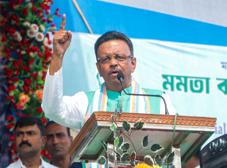 Kolkata Mayor Hakim accuses CRPF commander, police observer of threatening him after midnight raid at his house