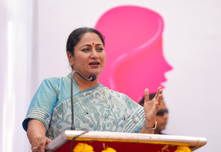 Ban on sale of LPG cylinders from godowns, violation to invite action: Delhi CM