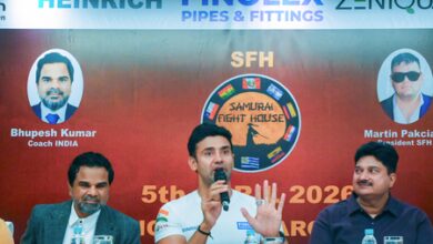 Ahead of their bout, Florian looked aggressive while Sangram calm during face-off