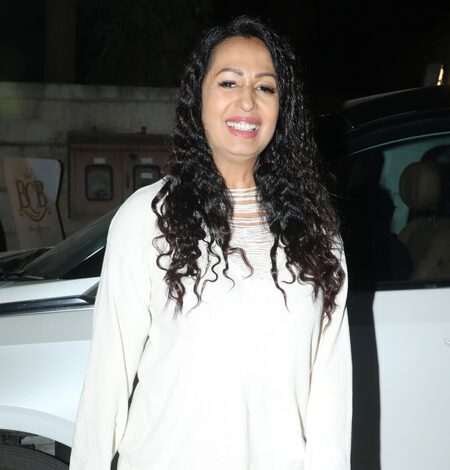 Kashmera Shah breaks down in tears, apologises to ‘Mami’ Sunita Ahuja over years-long family rift