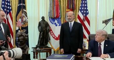 Trump signs order on mail ballot rules