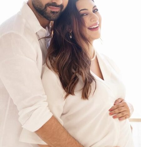 Divyanka Tripathi talks about calming her baby in the womb, says it stopped the rigorous kicking instantly Divyanka Tripathi talks about calming her baby in the womb, says it stopped the rigorous kicking instantly