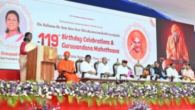 Prez Murmu attends 119th birthday celebrations of late Shivakumar Swamji in Karnataka’s Tumakuru