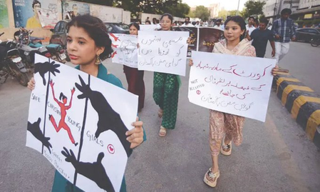 People protest in Karachi over forced marriages, conversions of minor Christian girls