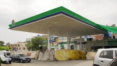 Rights body slams Pakistan fuel price hike amid surging inflation