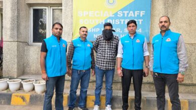 Delhi Police apprehend proclaimed offender wanted in multiple robbery, vehicle theft cases Delhi Police apprehend proclaimed offender wanted in multiple robbery, vehicle theft cases