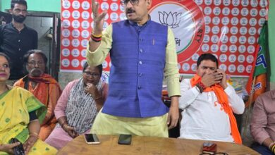 Delhi BJP leaders condemn AAP MLA for misleading Purvanchalis on LPG supply Delhi BJP leaders condemn AAP MLA for misleading Purvanchalis on LPG supply