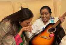 Tabu shares how Asha Bhosle surprised her with a guitar at her doorstep