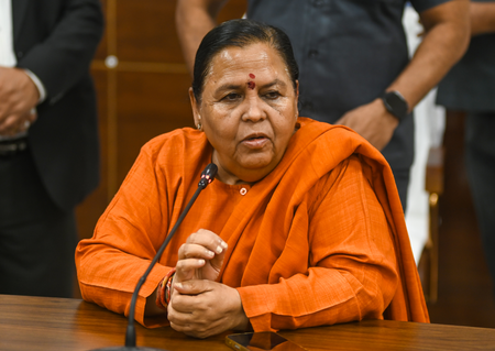 Ex CM Uma Bharti protests evictions in MP’s Tikamgarh, backs street vendors Ex CM Uma Bharti protests evictions in MP’s Tikamgarh, backs street vendors
