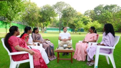 Rahul Gandhi interacts with Kerala nurses, discusses challenges faced by healthcare professionals