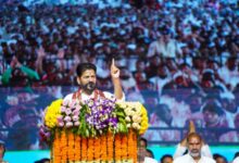Kerala polls: War of words peaks as Revanth Reddy, Vijayan trade barbs in cross-state slugfest (Lead)