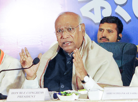 Facing backlash over ‘illiterate’ Gujaratis remarks, Kharge expresses regret, says deliberate misinterpretation Facing backlash over ‘illiterate’ Gujaratis remarks, Kharge expresses regret, says deliberate misinterpretation