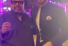 Shankar Mahadevan, Ranveer Singh croon Sajde from Kill Dil, latter bows down to singer