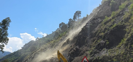 Srinagar-Jammu highway closed for 2nd day after fresh landslide