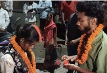 Hotel raids in Jharkhand take dramatic turn: Couple marries on street, three others sign wedding bonds