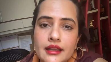 Sona Mohapatra supports Alia Bhatt amidst trolling over award show hosting: Learn to laugh a little