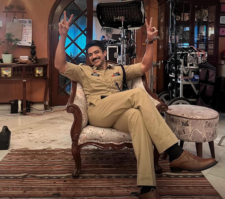 Saqib Saleem calls his ‘asli Kaptaans’ his guiding force on 38th birthday Saqib Saleem calls his ‘asli Kaptaans’ his guiding force on 38th birthday