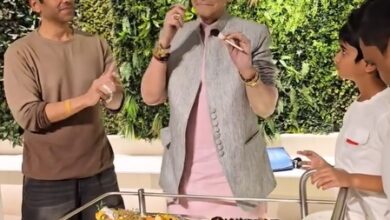 Tusshar Kapoor shares throwback clip as he misses Jeetendra’s birthday Tusshar Kapoor shares throwback clip as he misses Jeetendra’s birthday