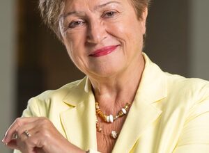 Oil shock to drag growth, raise inflation: IMF Oil shock to drag growth, raise inflation: IMF