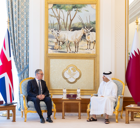 Qatar and UK stress on ensuring security of maritime routes, freedom of navigation