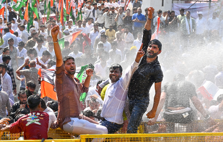 MP: Youth Congress protests in Jabalpur against trade deal, over 100 detained MP: Youth Congress protests in Jabalpur against trade deal, over 100 detained