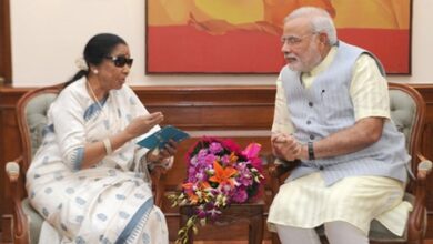 Modi Archive recalls the legendary singer’s heartfelt conversations with PM Modi